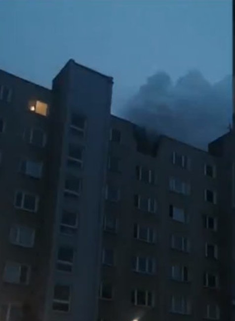 Hrozivý požiar bytovky v Dolnom Kubíne.