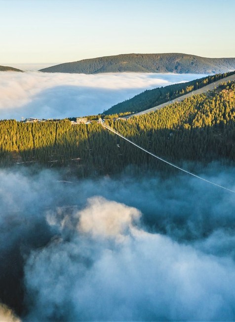 Visutý most cez údolie na Dolnej Morave - Sky Bridge 721
