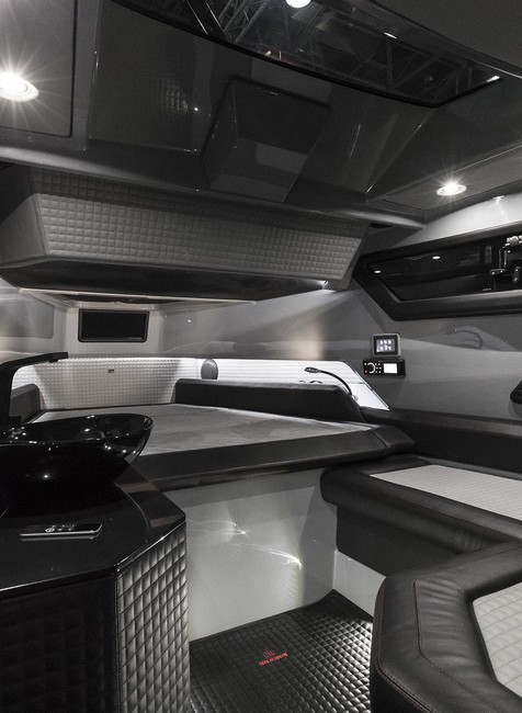 Brabus Shadow 800 Axopar