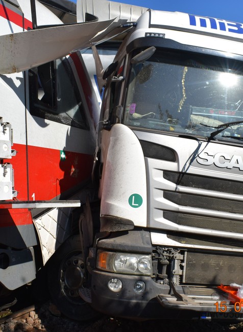 Nehoda vlaku a nákladného auta v Dolných Krškanoch 