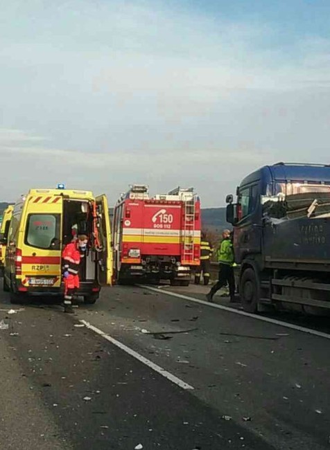 Hromadná dopravná nehoda pri Trenčíne 