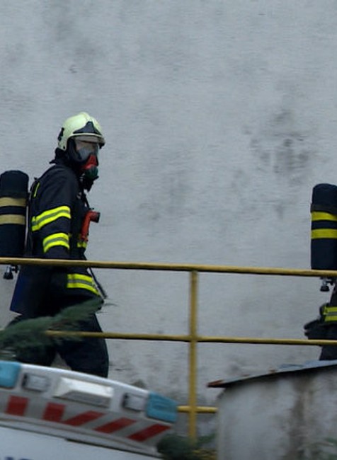 Návštevníkom plavárne prišlo nevoľno. Hasiči museli budovu evakuovať