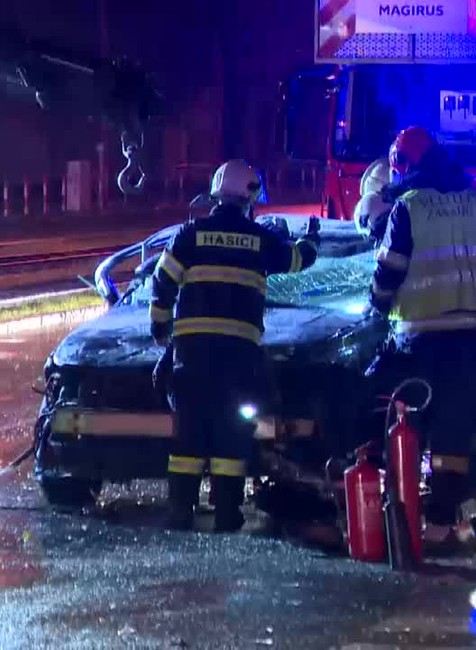 [multi] Nocna nehoda. 1585