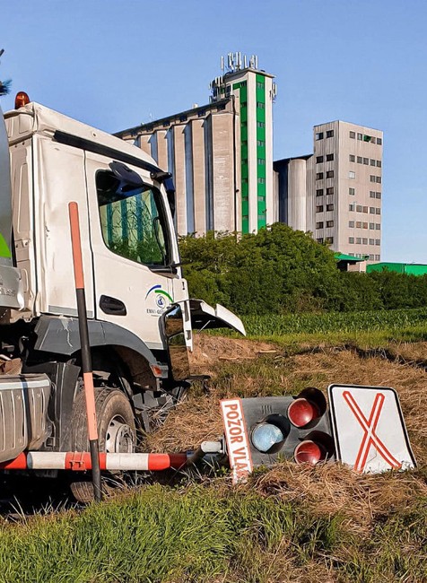 Zrážka vlak smetiari 3