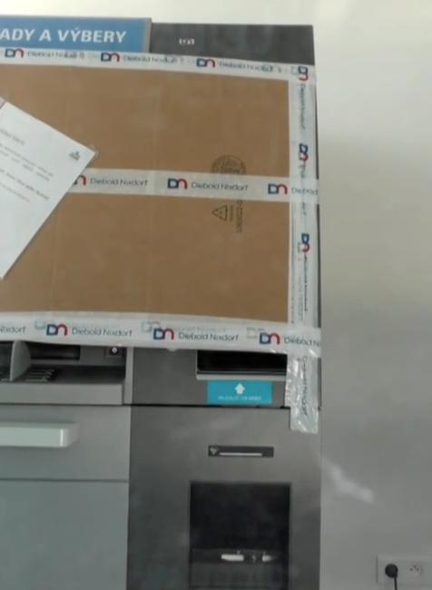 Vykradnutý bankomat