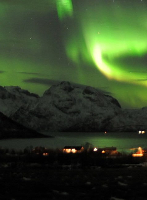 Magnetická búrka_Slnko_erupcia_Nórsko_vesmír