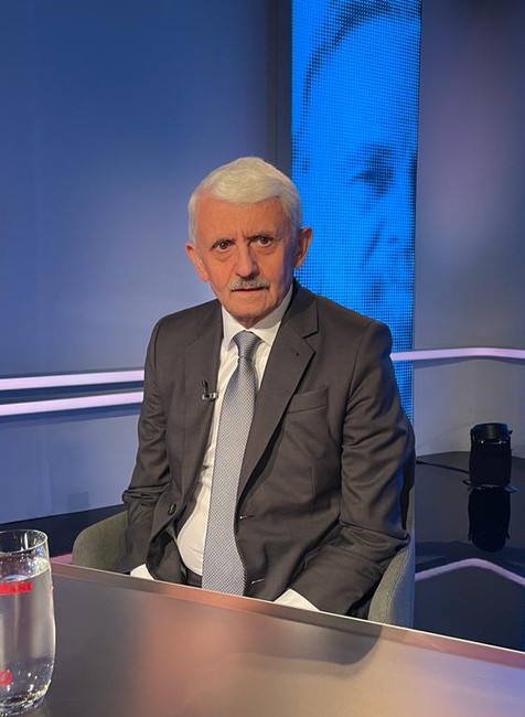 Analýzy Na hrane s Mikulášom Dzurindom