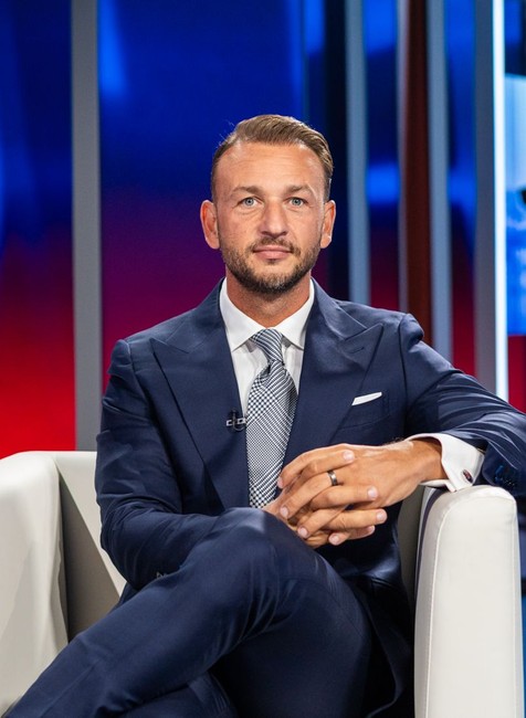 Matúš Šutaj Eštok v Politika 24