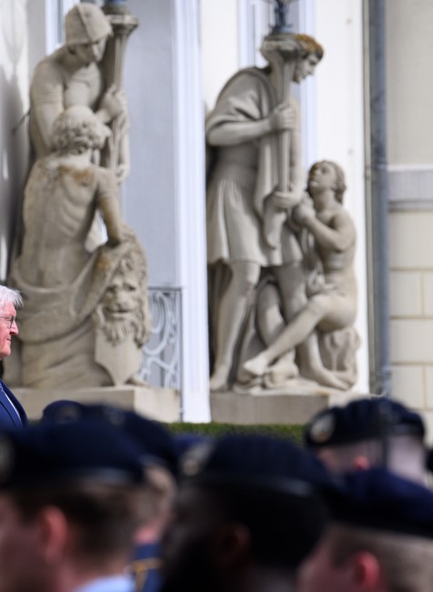 urn_binary_dpa_com_20090101_240409_911_006665_FILED033476