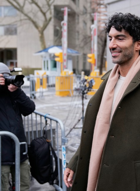 Blake_Lively_Justin_Baldoni_09343