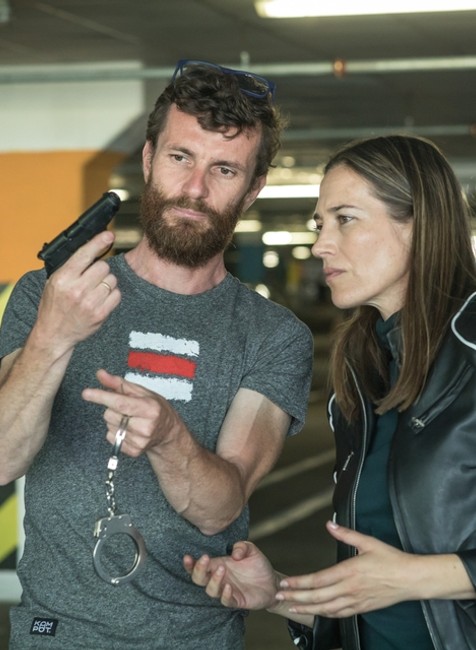 Jana Kolesárová v tretej sérii seriálu Za sklom