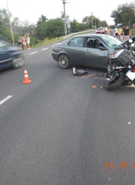 Nehoda automobilu a motocykla