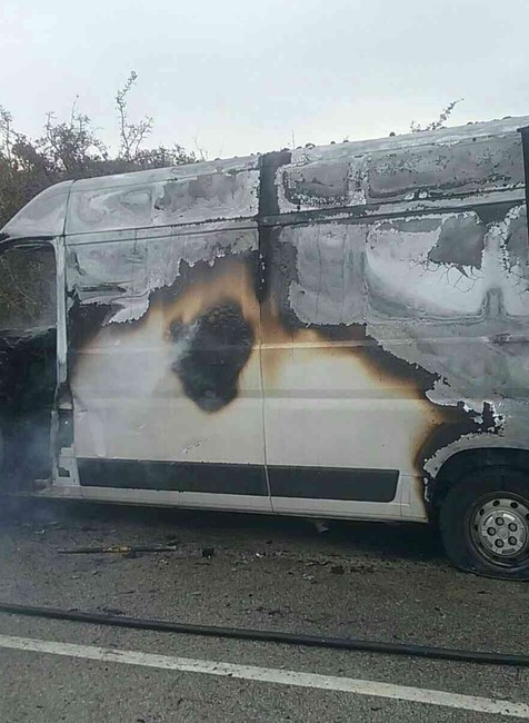 Po zrážke dodávok prišli o život dvaja ľudia. Zasahovať musel aj vrtuľník