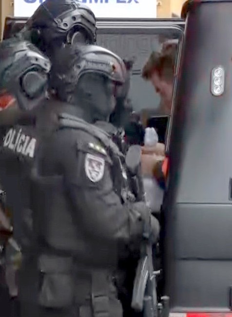 Kočnera opäť priviezli na pobočku NAKA. Má vypovedať o šifrovanej komunikácii cez Threemu