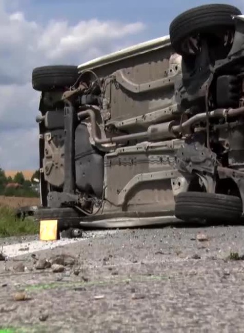 [multi]  Vážna kolízia auta a traktora 3099