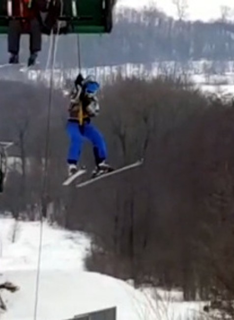 Hasiči zachraňovali uviaznutých lyžiarov