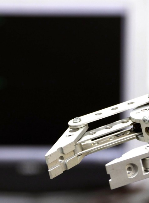 Študenti STU predstavili robotov