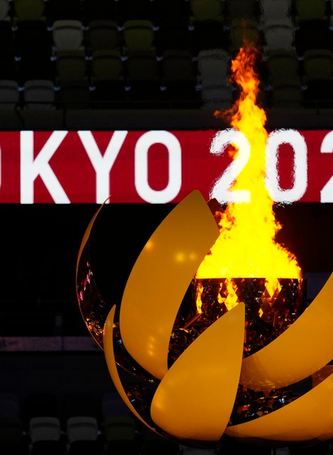 Olympijský oheň zapálila tenistka Naomi Osaka