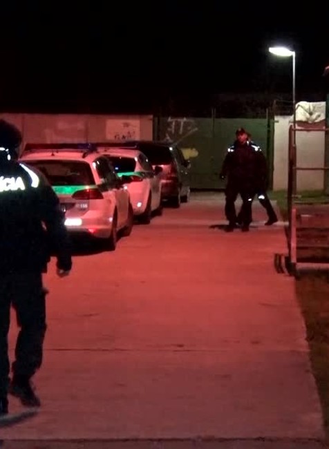 Tragická silvestrovská noc. Ženu našli susedia od krvi pri bodnutom mužovi