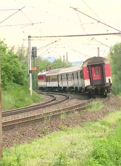 [multi] Vlak zabil len 15-ročné dievča. 6232