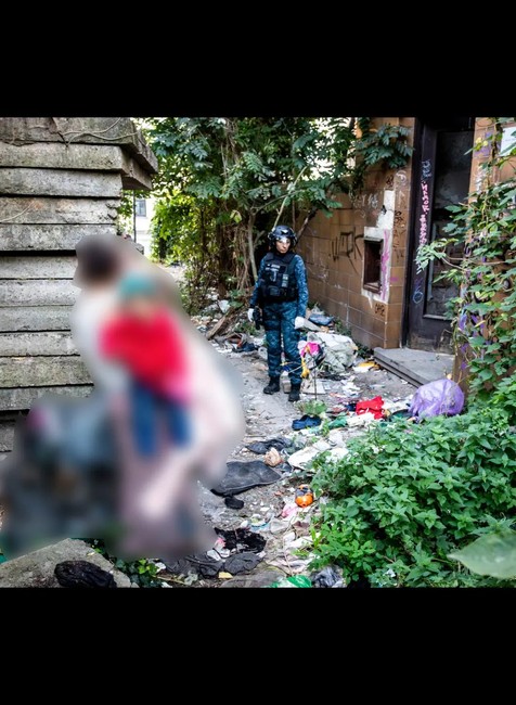 v opustenej budove nasli deti (1)