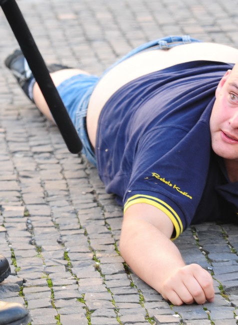 vyčíňanie a zatýkanie futbalových fanúšikov 3