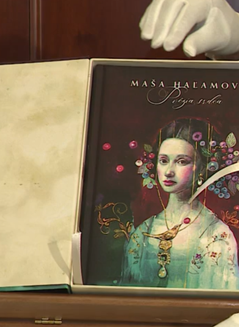 Unikátna kniha o Maši Haľamovej 1