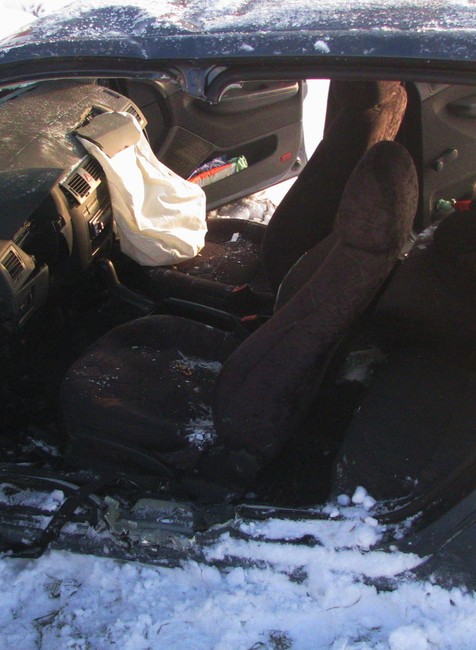 Tragická zrážka autobusu s autami pri Leviciach