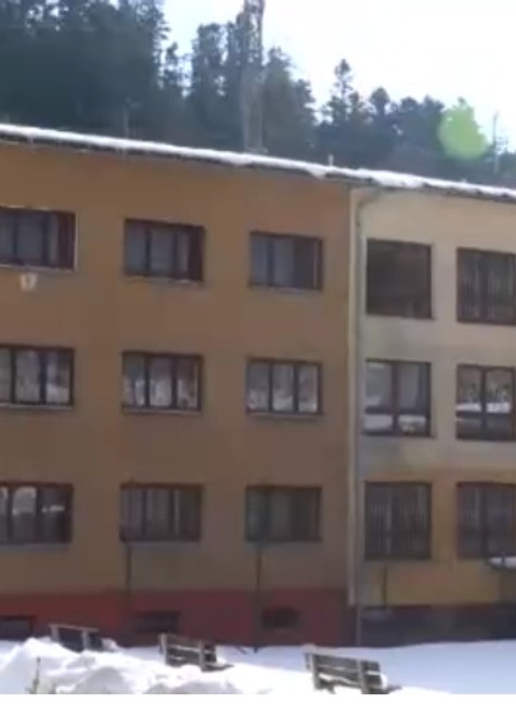 Útok a dezodorant v očiach. Vychovávateľa napadli štyria chovanci