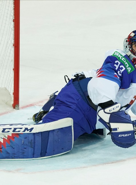 Naši hokejisti sú už na Slovensku.