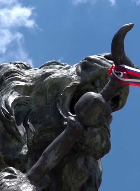 [multi] Najprv chceli ukradnúť leva a teraz niekto poškodil podstavec národnej pamiatky 4347