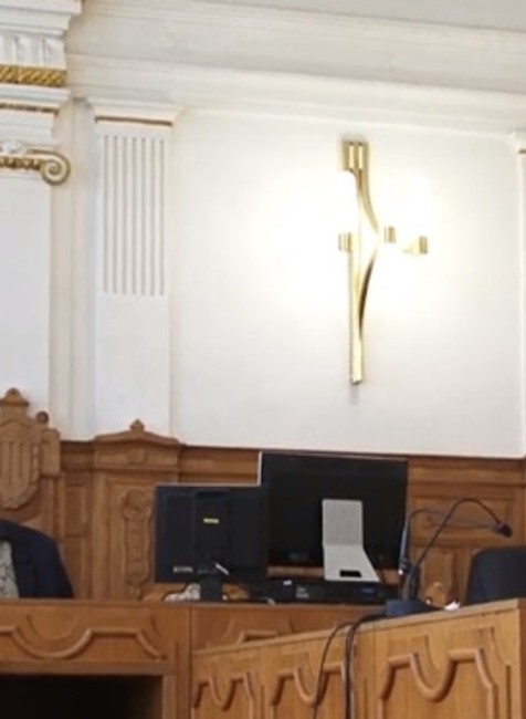 Pre tetovania pred súdom. Muža obvinili z extrémizmu