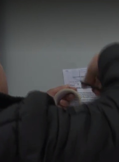 Po 20. rokoch súdov sa rozhodol bojovať za spravodlivosť. Verejne vystavil mená sudcov