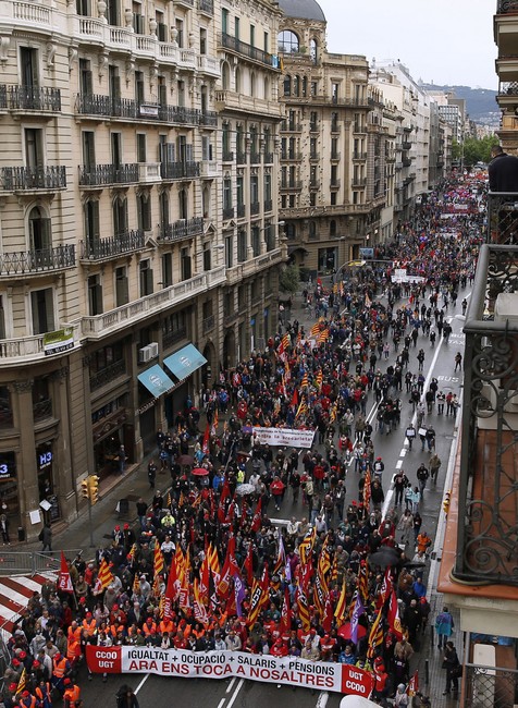 Tisícky ľudí po celom Španielsku vyšlo na Sviatok práce do ulíc 