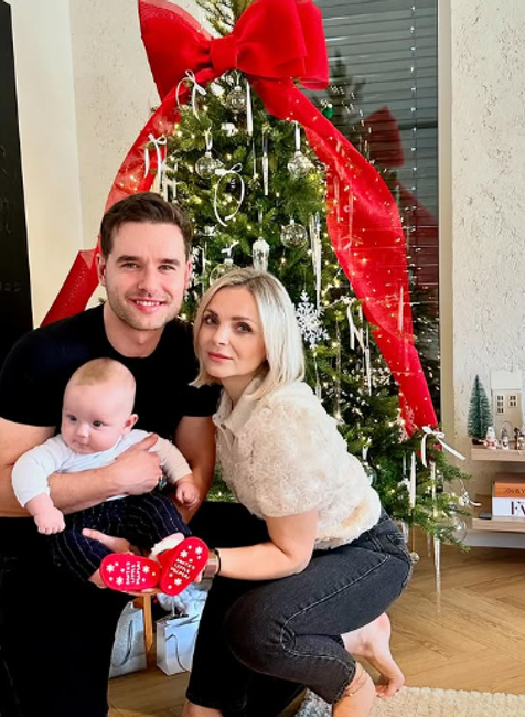 Dušan Ambróš s partnerkou a synčekom