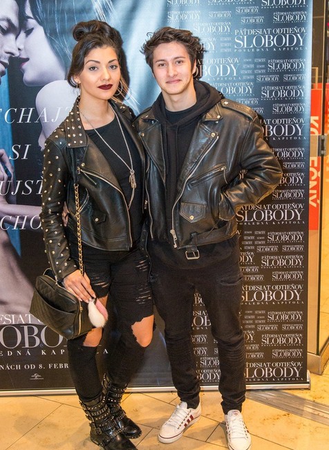 Dáša Mamba Šarközyová, Tony