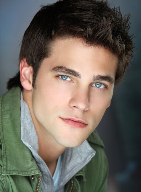  Brant Daugherty