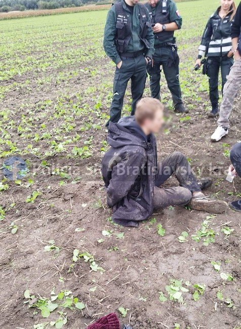 Muž útočil nožom v Bratislave