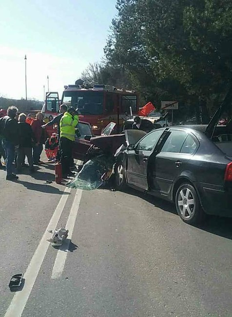 Vážna nehoda pri Brezne. Štátnu cestu museli uzatvoriť