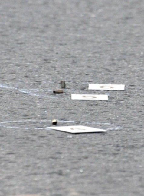 Drogový díler zrazil kukláča, dačo na zemi, asi drogy