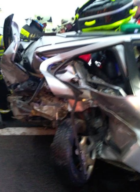 Nehoda na R1. Zrazilo sa nákladné auto s dvomi osobnými