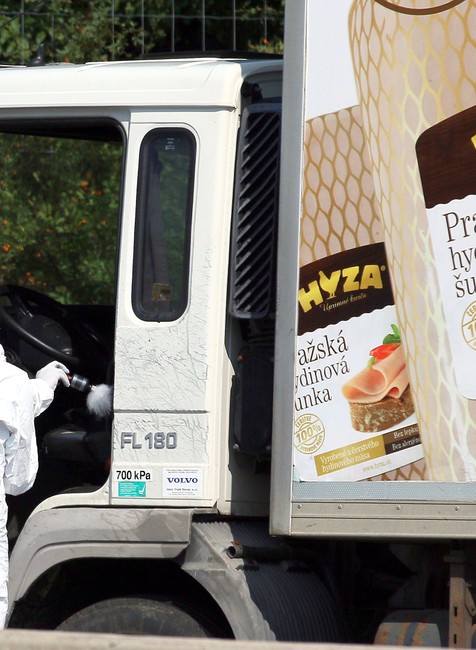 Hyza auto, Rakúsko, mŕtvi migranti, diaľnica A4