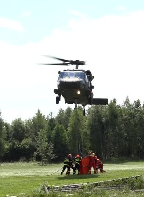 VIDEO: Veľké letecké cvičenie v Tatrách. Nechýbal ani vrtuľník Black Hawk
