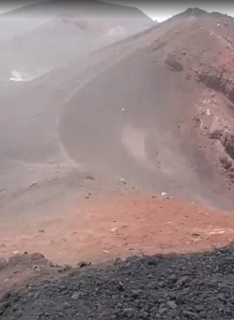 Redaktor TV JOJ vystúpil na dymiacu Etnu