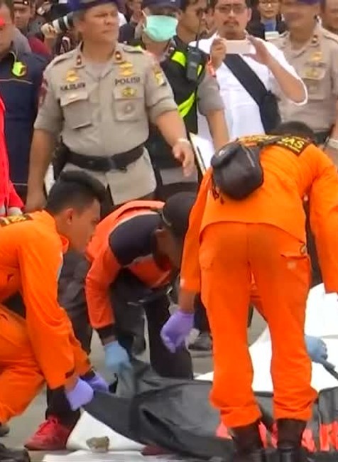 Obete zrútenia lietadla v Jakarte3472