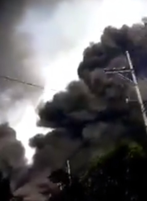 VIDEO: Po zemetrasení a cunami prišiel výbuch sopky. Sulawesi je pod oblakmi dymu