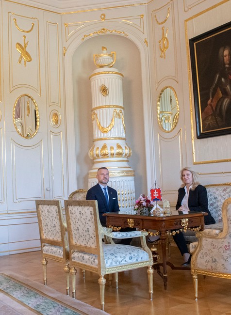 voľbynrsr23 prezidentka Pellegrini prijatie (6)