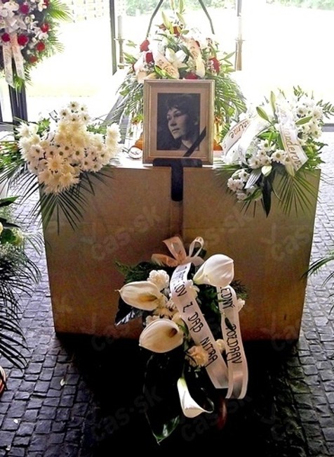 Richard Müller na pohrebe matky Elišky (†83)