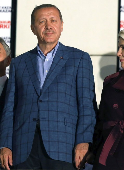 Erdogan s manželkou po boku