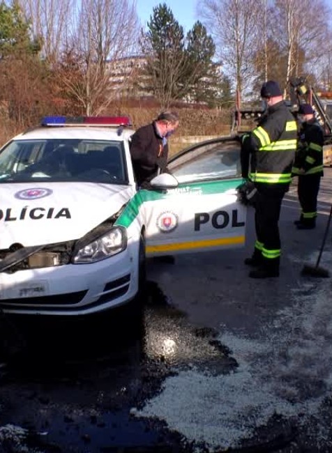 [multi] Nehoda policajti 4147